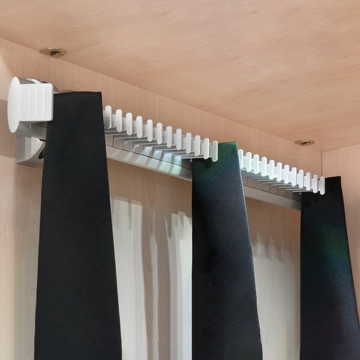Emuca Porta-cravatte laterale estraibile, Anodizzato opaco, Tecnoplastica e Alluminio