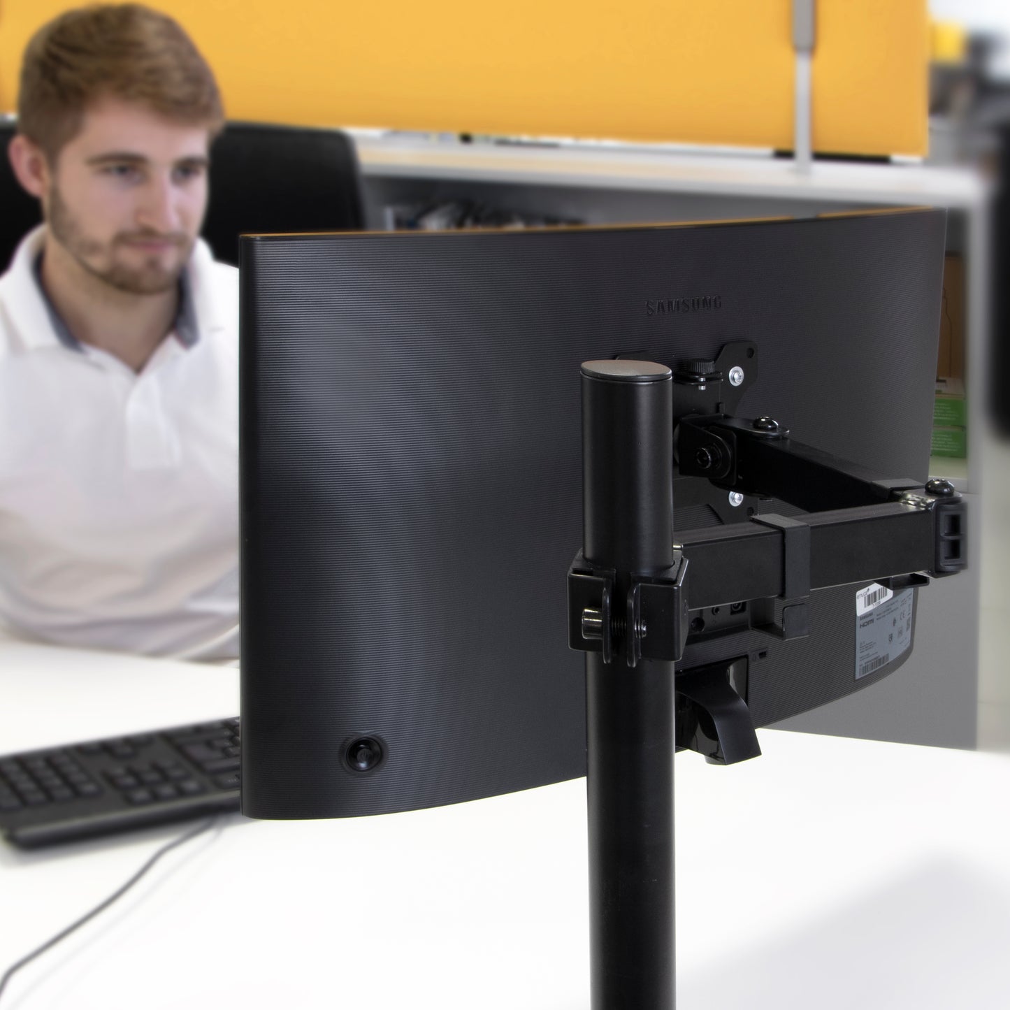 Emuca Supporto per monitor da tavolo inclinabile e girevole a 360°, singolo, acciaio, Verniciato nero