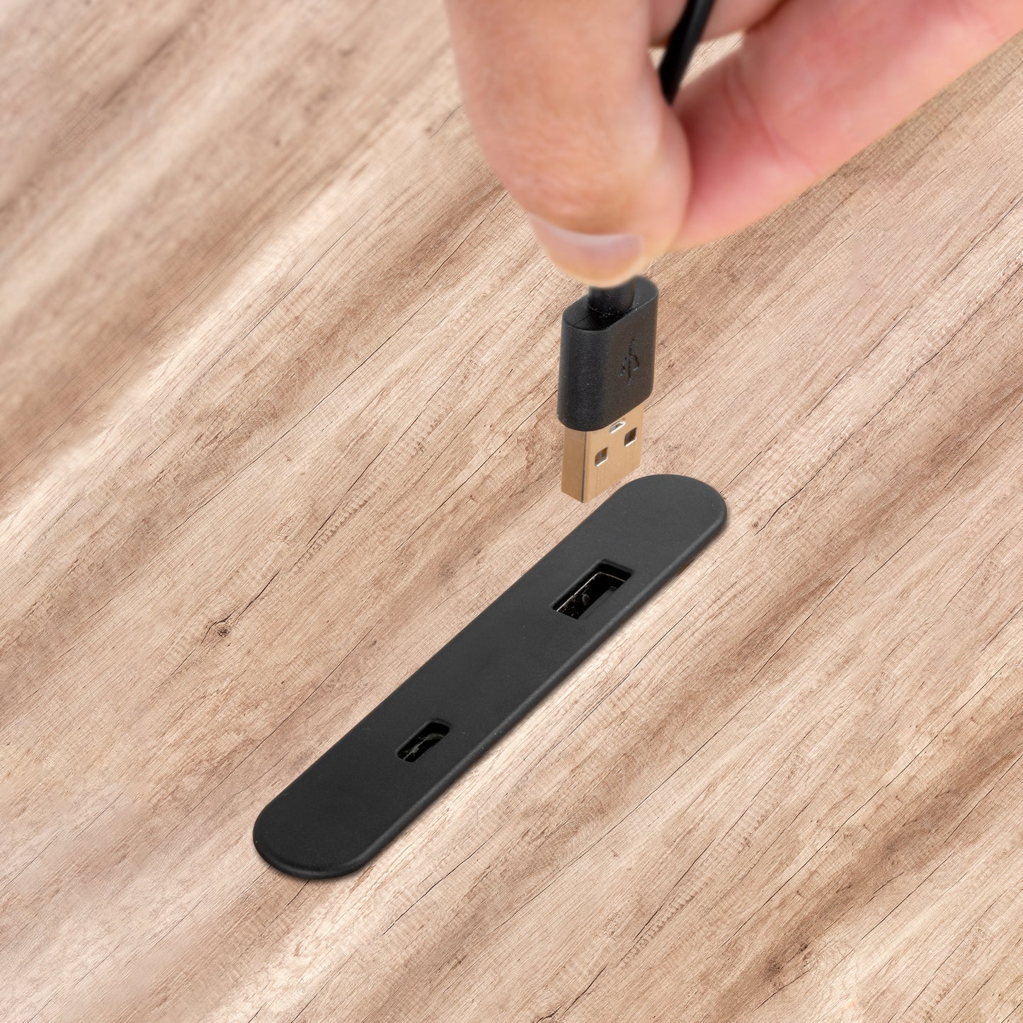 Emuca Connettore USB A e C per la ricarica di Lynx, 81x12 mm, per montaggio a incasso o in superficie, Tecnoplastica, Nero