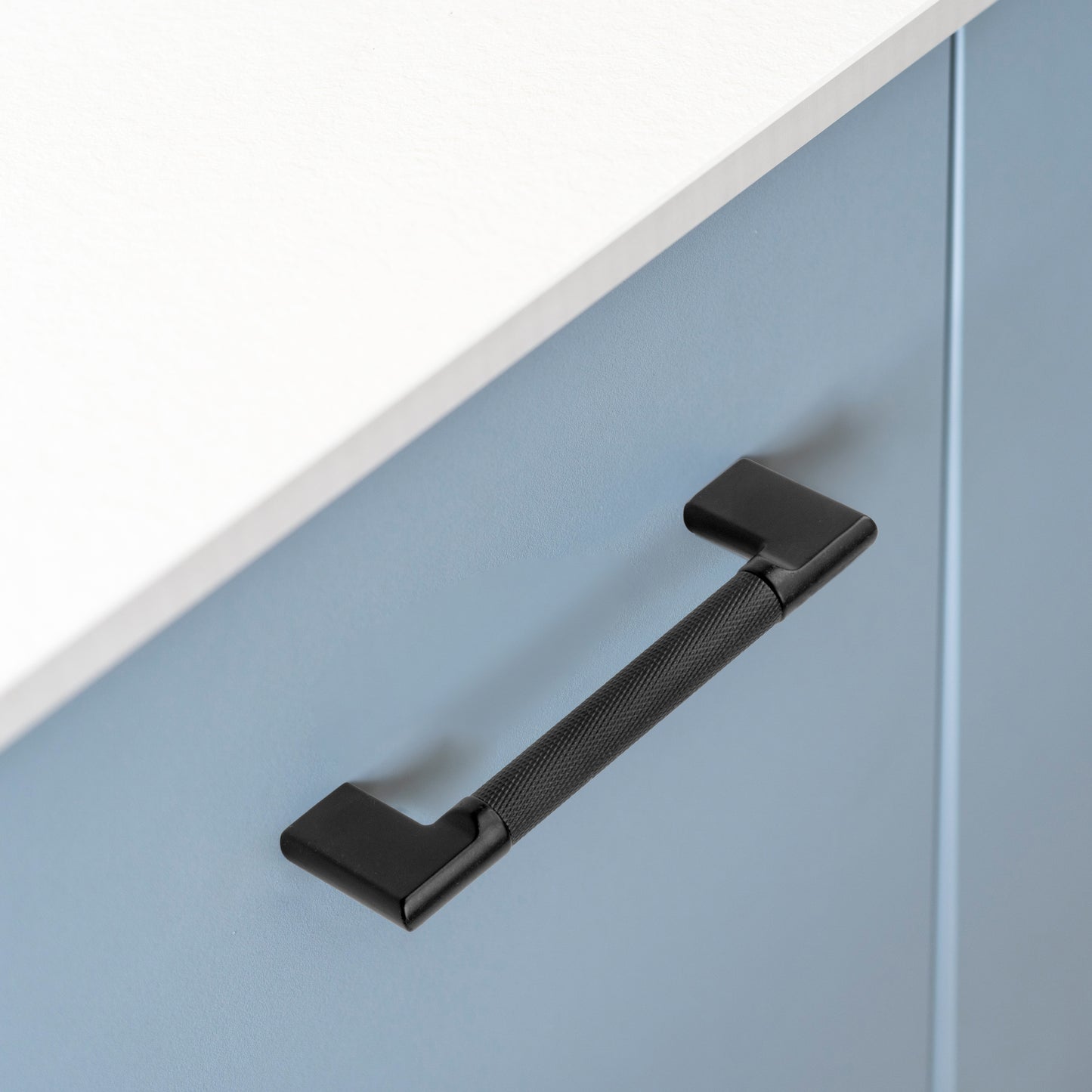 Emuca Lotto di 5 maniglie per mobili Sofia, L189mm, interasse 160mm, Alluminio, Verniciato nero