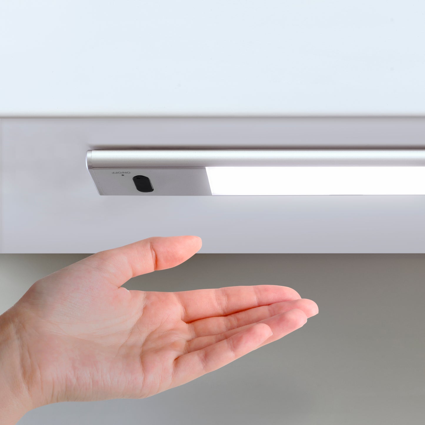 Emuca Lampada LED ricaricabile USBKaus con sensore di prossimità, L240mm, Tecnoplastica e Alluminio, Anodizzato opaco