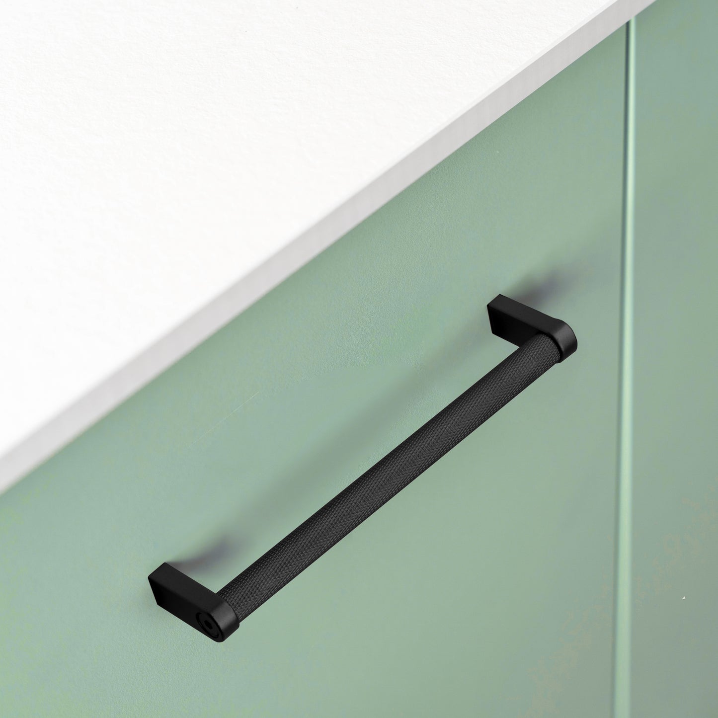Emuca Lotto di 5 maniglie per mobili Bergen, L173mm, interasse 160mm, Alluminio, Verniciato nero
