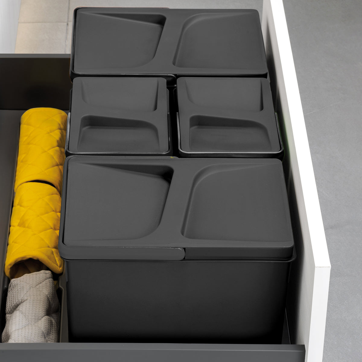 Emuca Kit di contenitori per la raccolta differenziata per cassetti da cucina Recycle Altezza Recycle 266 mm, 1x15 lt, 2x7 lt, Tecnoplastica, Nera